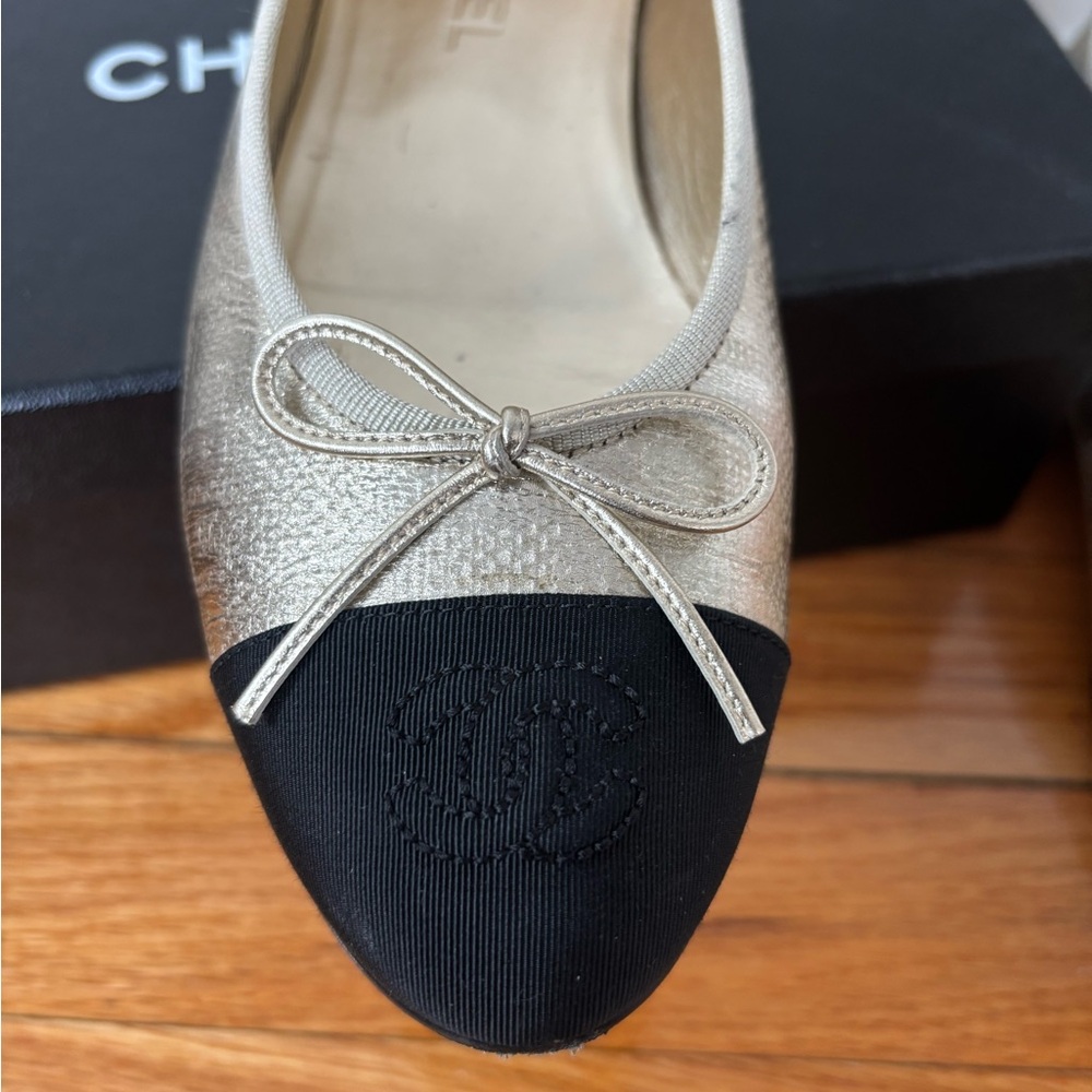 Chanel Women's Gold and Black Ballet Flats